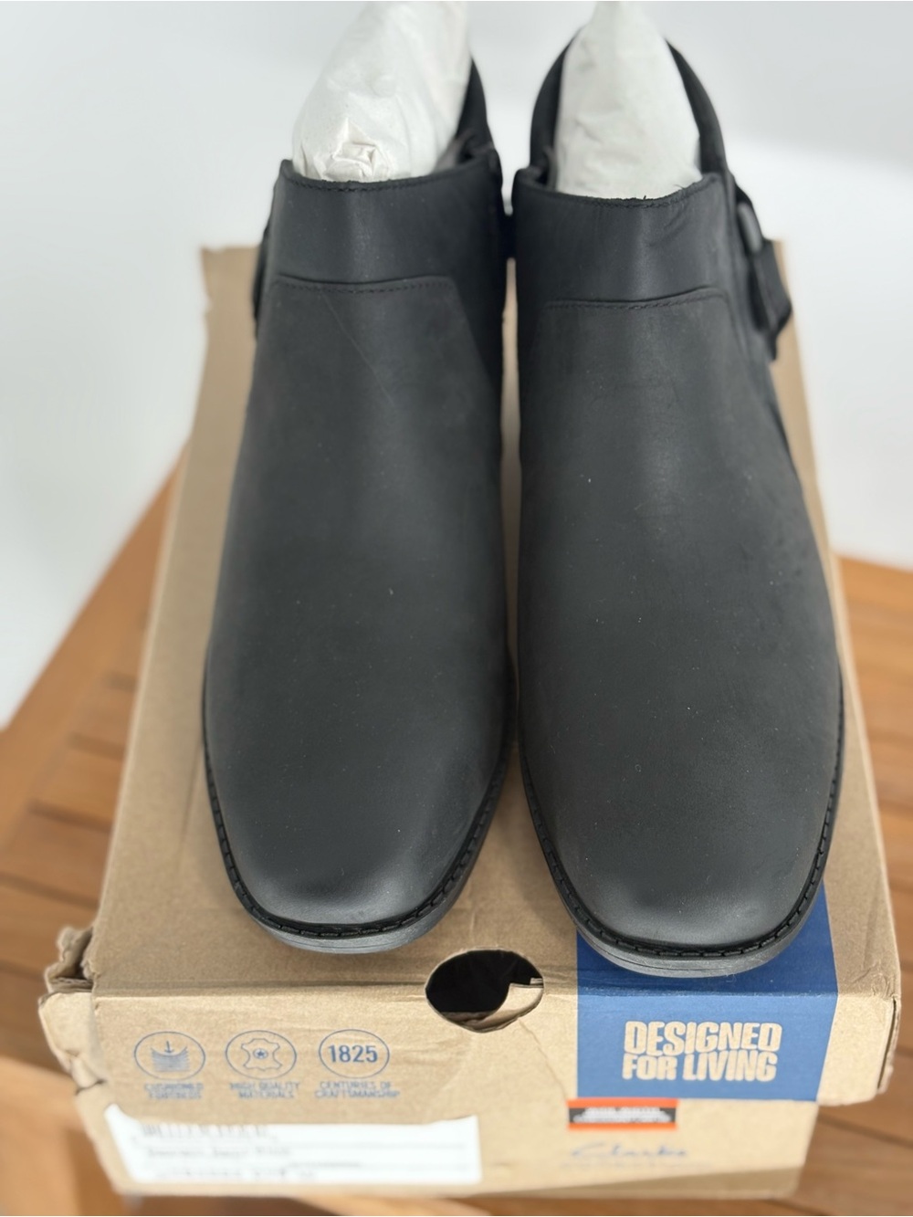 New Clarks Danyelle Gema Black leather bootie size 7.5W